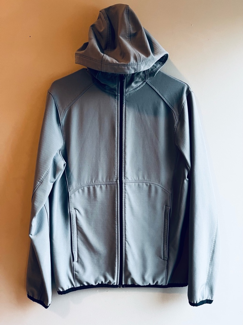 Old Navy Active Light Gray Hooded Jacket Size Small